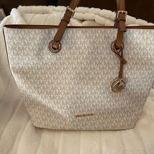 EUC Michael Kors Tote